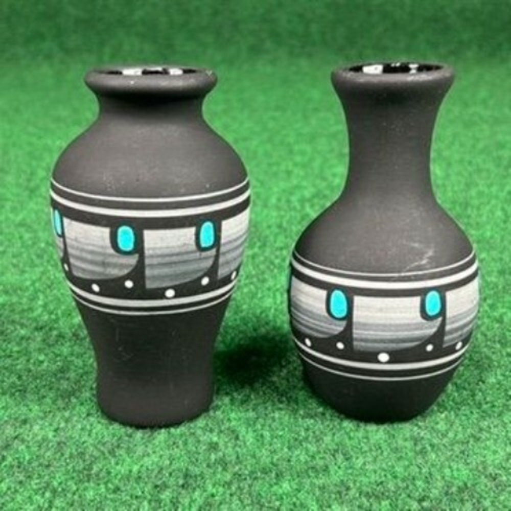 SANDSTONE CREATIONS Handcrafted Miniature Southwest Style Black Vases Set‎ Of 2 - Picture 4 of 11